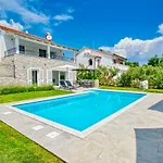 Salt & With A View Villa *