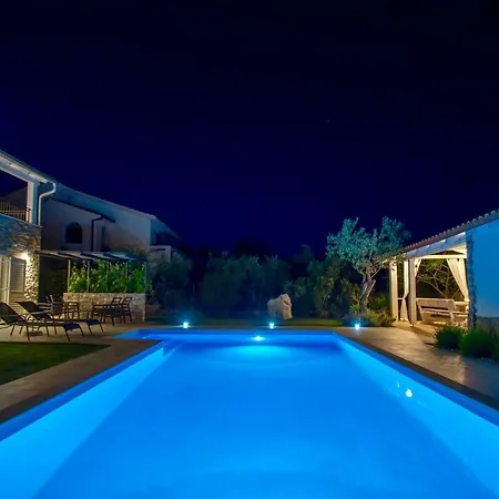 Salt & With A View Villa *