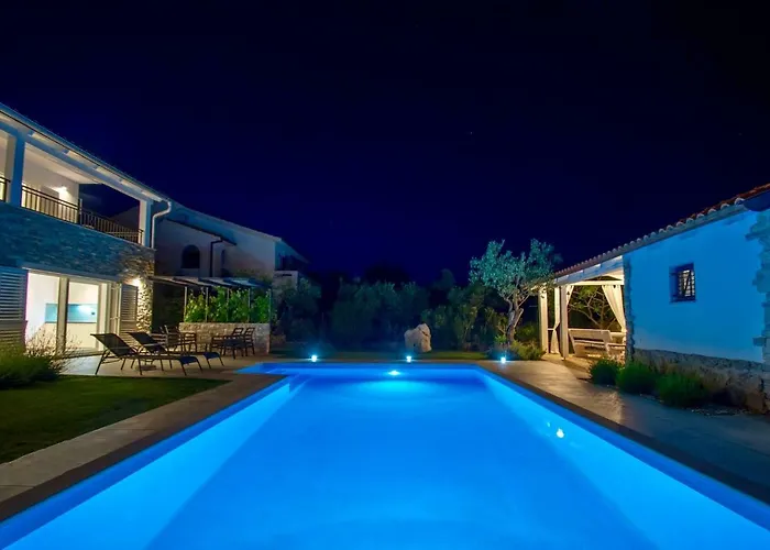 Salt & With A View Villa *