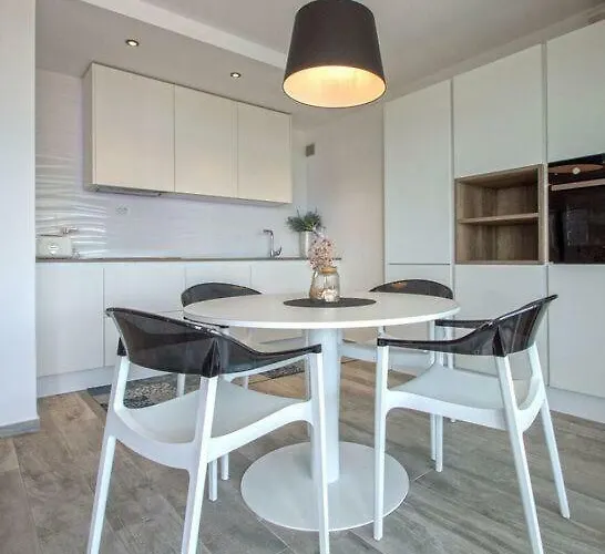 Villa Salt & With A View *