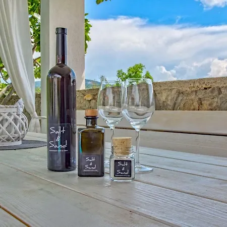 Villa Salt & Sand Villa With A View *