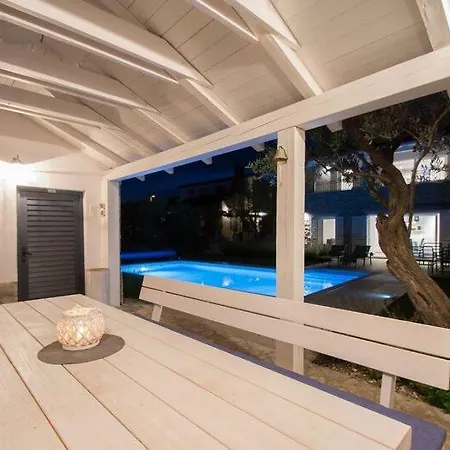 Villa Salt & Sand Villa With A View *