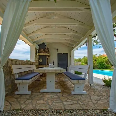 Salt & Sand Villa With A View Villa *