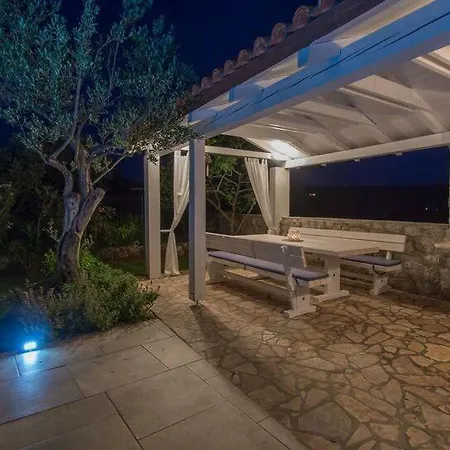 Salt & Sand Villa With A View * Kornic