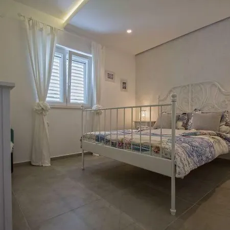 Salt & Sand Villa With A View *