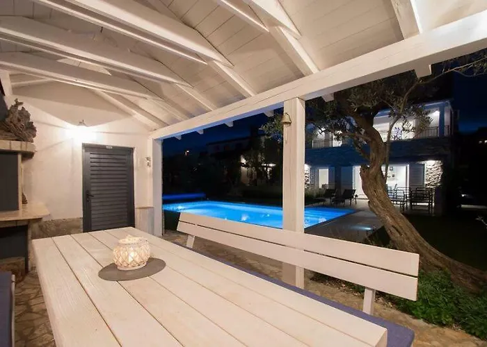 Villa Salt & With A View *