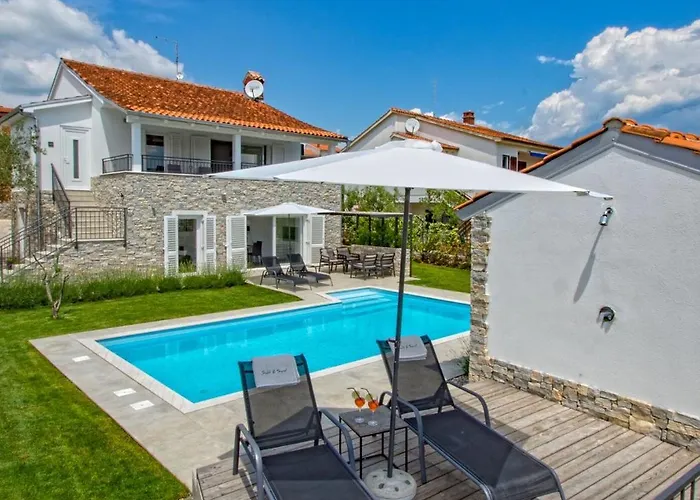 Villa Salt & With A View *